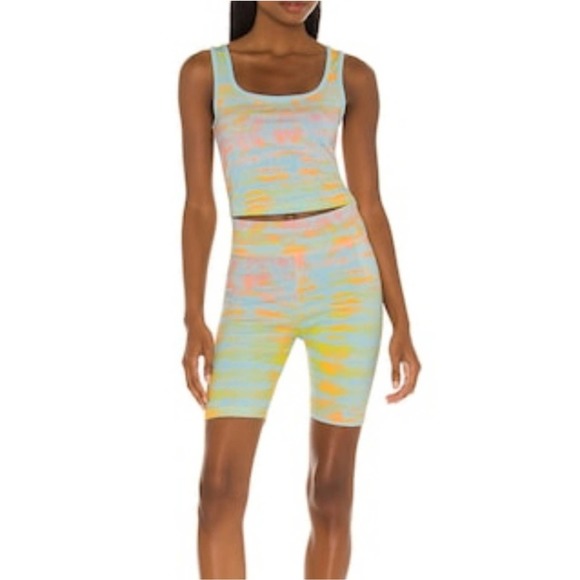 Puma Women's Tie-Dyed Bike Shorts Size Large - Picture 1 of 12